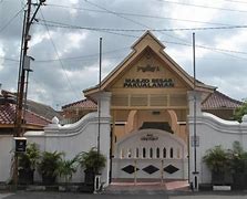 Raden Paku Membangun Masjid Yang Diberi Nama